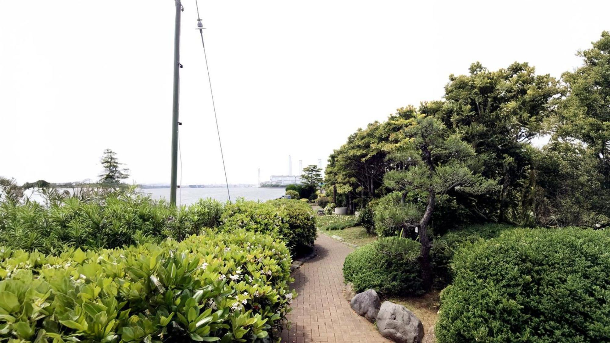 Toyoko Inn Yokohama Tsurumi Eki Higashi Guchi Екстер'єр фото