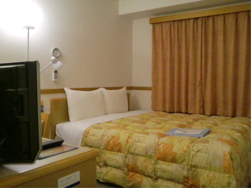 Toyoko Inn Yokohama Tsurumi Eki Higashi Guchi Екстер'єр фото